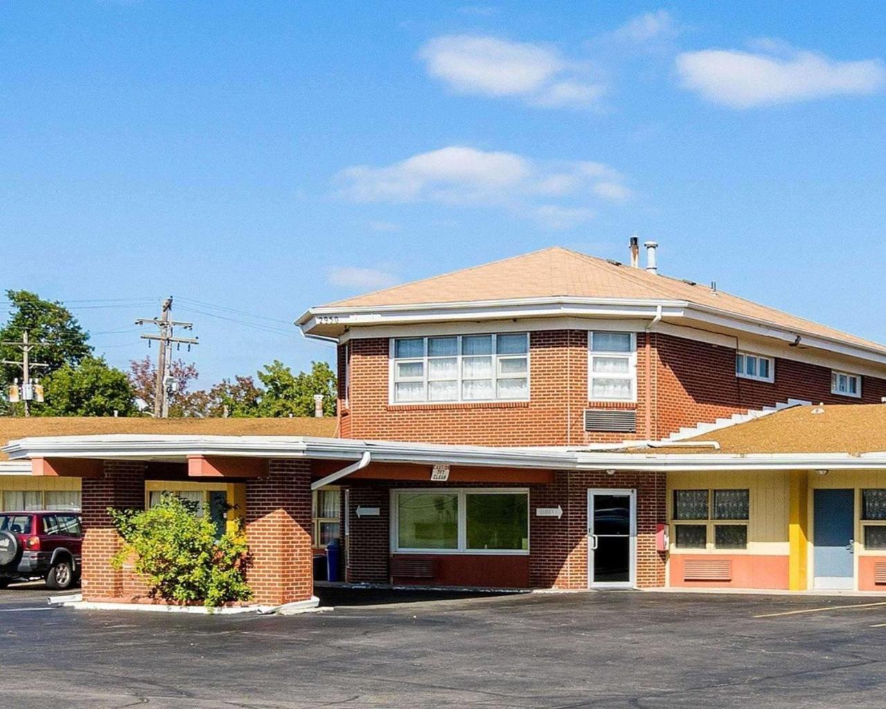 Econo Lodge Topeka Esterno foto